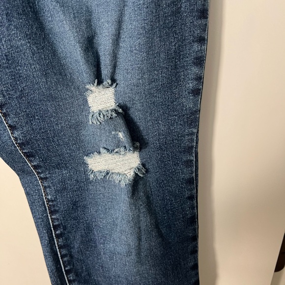 Levi’s Denzien Mid Rise Boyfriend Jeans NWT. Size 16 - Picture 4 of 6